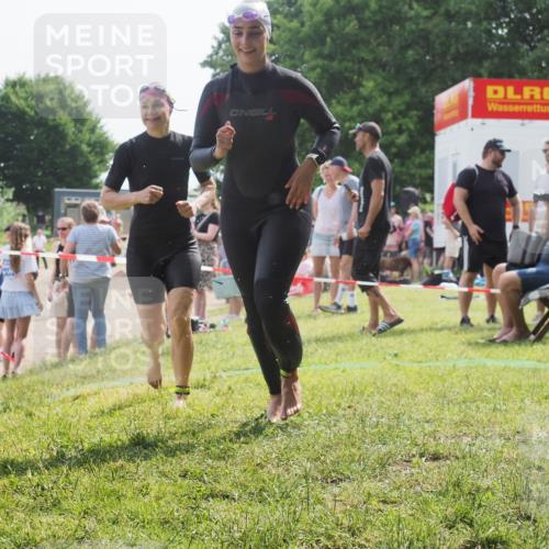 15.06.2025 - 27. Vierlanden-Triathlon KatJ http://msf.ph/oto/8020314 15.06.2025 10:19:58 Schwimmen 500, 539, 553, 569, 578 meine-sportfotos.de