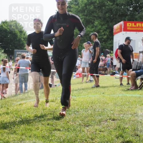 15.06.2025 - 27. Vierlanden-Triathlon KatJ http://msf.ph/oto/8020320 15.06.2025 10:19:58 Schwimmen 500, 539, 553, 569, 578 meine-sportfotos.de