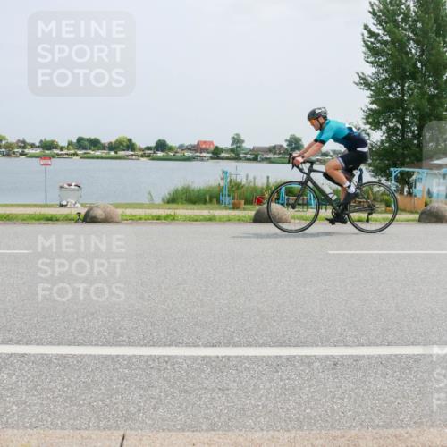 21.06.2025 - 27. Vierlanden-Triathlon H.Heesch http://msf.ph/oto/8020338 15.06.2025 12:04:05 Radfahren 653, 735, 764, 775, 858, 956 meine-sportfotos.de