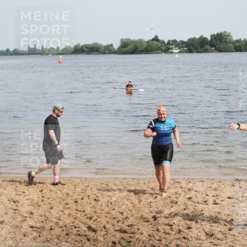 21.06.2025 - 27. Vierlanden-Triathlon MichiJ http://msf.ph/oto/8020359 15.06.2026 10:21:58 Schwimmen 538 meine-sportfotos.de
