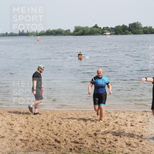 21.06.2025 - 27. Vierlanden-Triathlon MichiJ http://msf.ph/oto/8020365 15.06.2026 10:21:58 Schwimmen 538 meine-sportfotos.de