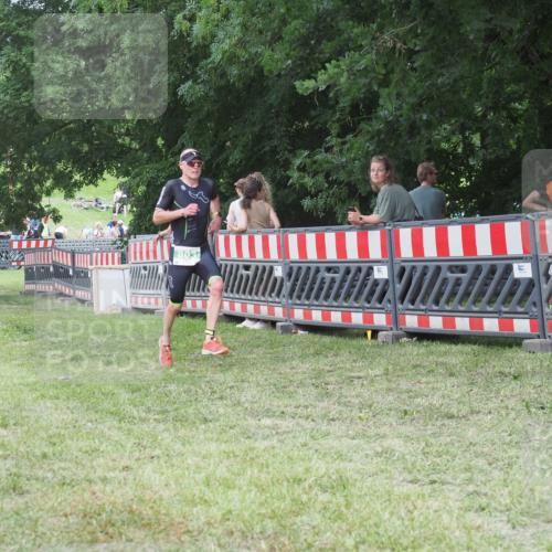 21.06.2025 - 27. Vierlanden-Triathlon KatJ http://msf.ph/oto/8020374 15.06.2025 13:20:11 Ziel 803, 840 meine-sportfotos.de