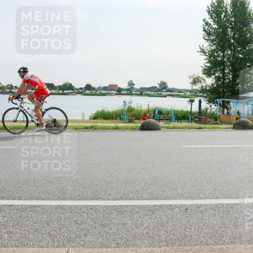 15.06.2025 - 27. Vierlanden-Triathlon H.Heesch http://msf.ph/oto/8020381 15.06.2025 09:45:59 Radfahren 19, 78, 108, 162 meine-sportfotos.de