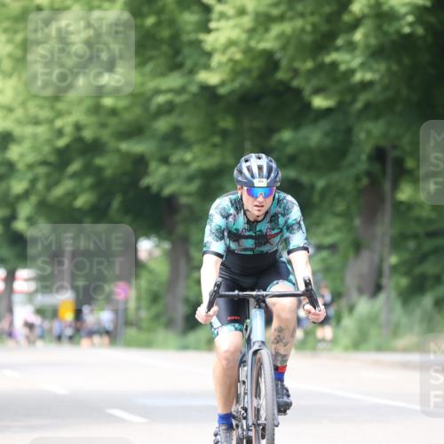 15.06.2025 - 7 Türme Triathlon Yannick Fuchs http://msf.ph/oto/8020383 15.06.2025 13:32:49 Radfahren 398 meine-sportfotos.de