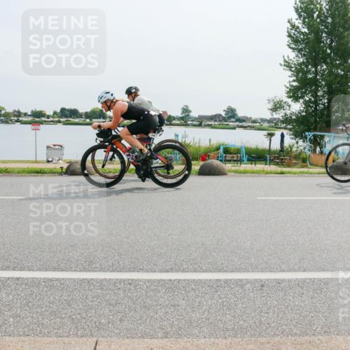 15.06.2025 - 27. Vierlanden-Triathlon H.Heesch http://msf.ph/oto/8020396 15.06.2025 10:26:08 Radfahren 129, 182, 212, 246, 489, 501, 566, 577, 595, 633 meine-sportfotos.de