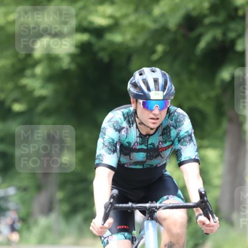 15.06.2025 - 7 Türme Triathlon Yannick Fuchs http://msf.ph/oto/8020402 15.06.2025 13:32:50 Radfahren 398, 1069, 1102 meine-sportfotos.de