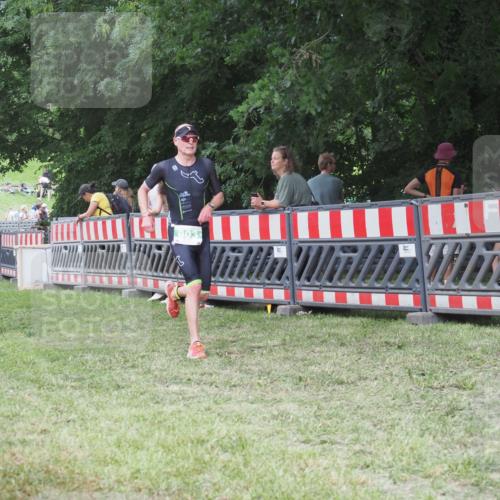 21.06.2025 - 27. Vierlanden-Triathlon KatJ http://msf.ph/oto/8020409 15.06.2025 13:20:11 Ziel 803, 840 meine-sportfotos.de