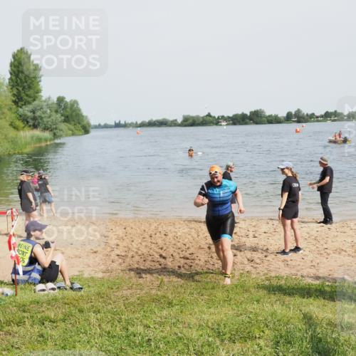 21.06.2025 - 27. Vierlanden-Triathlon MichiJ http://msf.ph/oto/8020433 15.06.2026 10:22:00 Schwimmen 538 meine-sportfotos.de