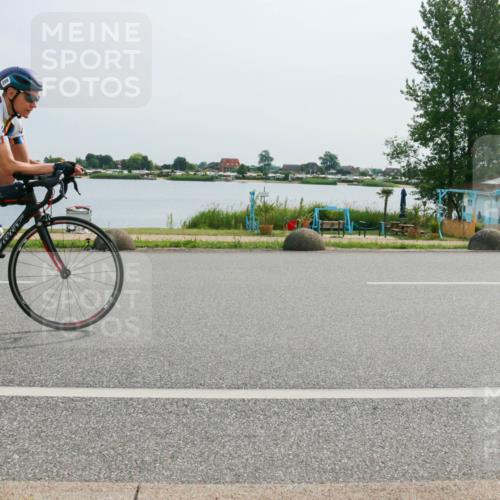 15.06.2025 - 27. Vierlanden-Triathlon H.Heesch http://msf.ph/oto/8020454 15.06.2025 10:26:36 Radfahren 19, 208, 220, 380 meine-sportfotos.de