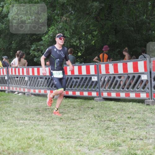 21.06.2025 - 27. Vierlanden-Triathlon KatJ http://msf.ph/oto/8020458 15.06.2025 13:20:12 Ziel 741, 803, 840 meine-sportfotos.de