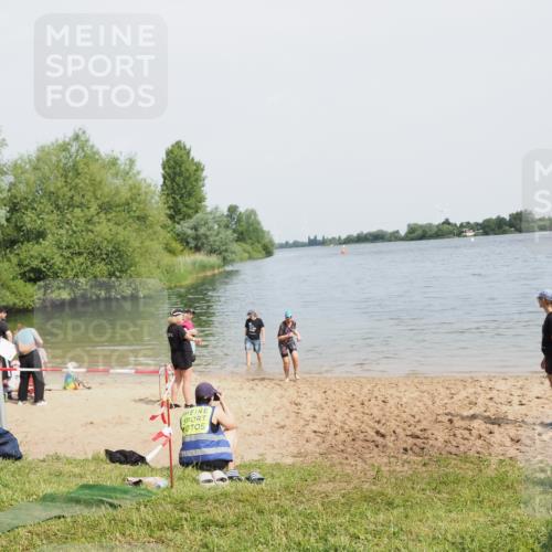21.06.2025 - 27. Vierlanden-Triathlon MichiJ http://msf.ph/oto/8020462 15.06.2026 10:23:11 Schwimmen 531 meine-sportfotos.de