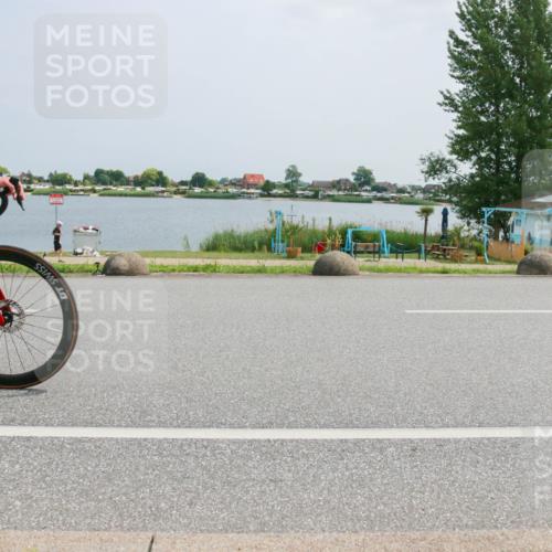 21.06.2025 - 27. Vierlanden-Triathlon H.Heesch http://msf.ph/oto/8020467 15.06.2025 12:04:07 Radfahren 653, 695, 735, 736, 775, 858, 956 meine-sportfotos.de