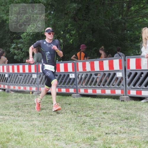 21.06.2025 - 27. Vierlanden-Triathlon KatJ http://msf.ph/oto/8020473 15.06.2025 13:20:12 Ziel 741, 803, 840 meine-sportfotos.de