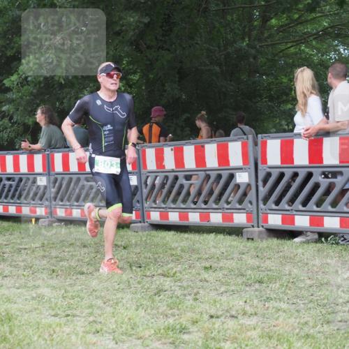 21.06.2025 - 27. Vierlanden-Triathlon KatJ http://msf.ph/oto/8020487 15.06.2025 13:20:12 Ziel 741, 803, 840 meine-sportfotos.de
