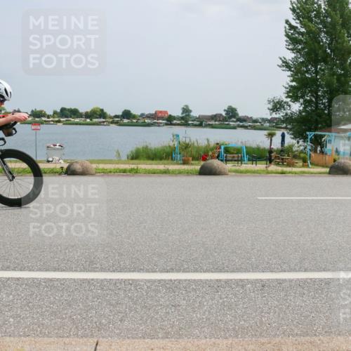21.06.2025 - 27. Vierlanden-Triathlon H.Heesch http://msf.ph/oto/8020532 15.06.2025 12:04:11 Radfahren 653, 695, 736, 932 meine-sportfotos.de