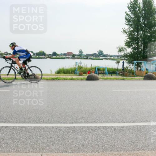 15.06.2025 - 27. Vierlanden-Triathlon H.Heesch http://msf.ph/oto/8020535 15.06.2025 09:47:46 Radfahren 50, 217, 227, 238 meine-sportfotos.de