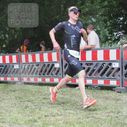 21.06.2025 - 27. Vierlanden-Triathlon KatJ http://msf.ph/oto/8020540 15.06.2025 13:20:13 Ziel 741, 803, 840 meine-sportfotos.de