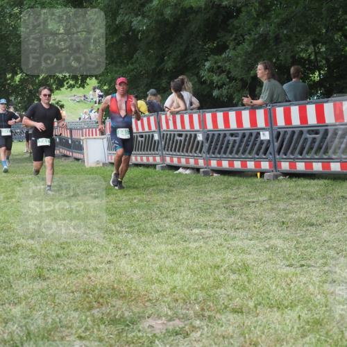 21.06.2025 - 27. Vierlanden-Triathlon KatJ http://msf.ph/oto/8020553 15.06.2025 13:20:20 Ziel 641, 678, 688, 709, 741, 840 meine-sportfotos.de