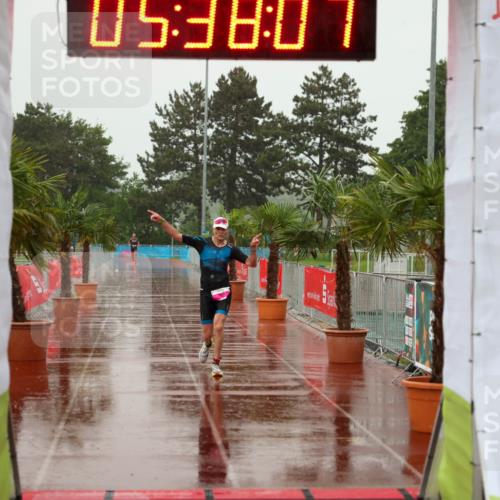 15.06.2025 - 7 Türme Triathlon Michael Strokosch http://msf.ph/oto/8020554 15.06.2025 15:38:07 Ziel 218 meine-sportfotos.de