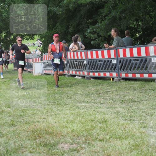21.06.2025 - 27. Vierlanden-Triathlon KatJ http://msf.ph/oto/8020586 15.06.2025 13:20:20 Ziel 641, 678, 688, 709, 741, 840 meine-sportfotos.de