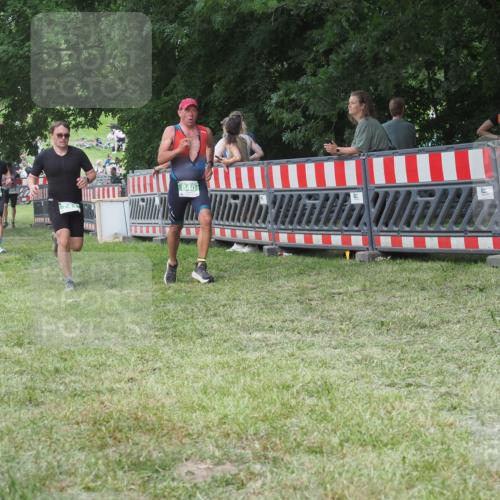 21.06.2025 - 27. Vierlanden-Triathlon KatJ http://msf.ph/oto/8020601 15.06.2025 13:20:20 Ziel 641, 678, 688, 709, 741, 840 meine-sportfotos.de