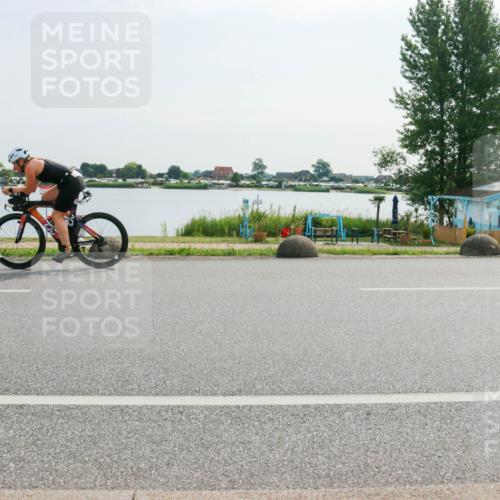 15.06.2025 - 27. Vierlanden-Triathlon H.Heesch http://msf.ph/oto/8020604 15.06.2025 09:48:12 Radfahren 6, 60, 64, 246 meine-sportfotos.de