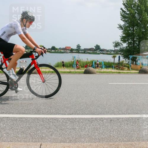 21.06.2025 - 27. Vierlanden-Triathlon H.Heesch http://msf.ph/oto/8020610 15.06.2025 12:04:17 Radfahren 19, 880, 932 meine-sportfotos.de
