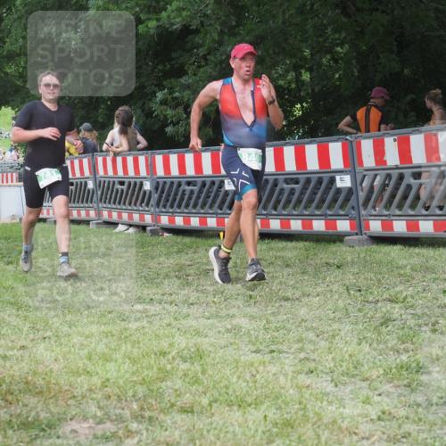 21.06.2025 - 27. Vierlanden-Triathlon KatJ http://msf.ph/oto/8020683 15.06.2025 13:20:21 Ziel 641, 678, 688, 694, 709, 741, 840 meine-sportfotos.de