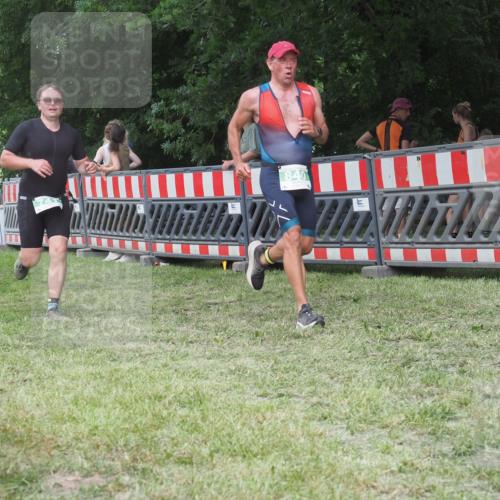21.06.2025 - 27. Vierlanden-Triathlon KatJ http://msf.ph/oto/8020698 15.06.2025 13:20:21 Ziel 641, 678, 688, 694, 709, 741, 840 meine-sportfotos.de
