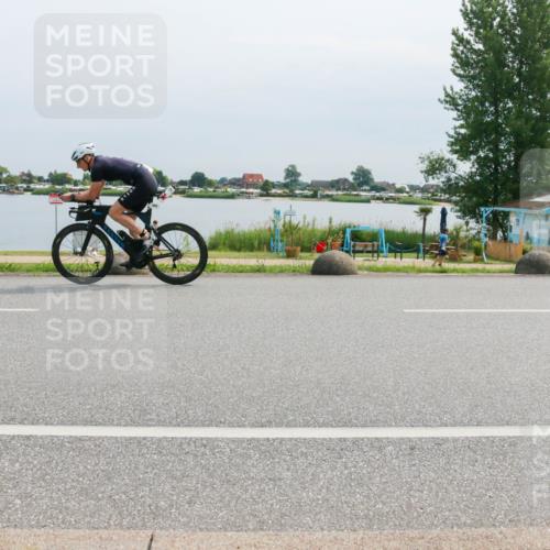 15.06.2025 - 27. Vierlanden-Triathlon H.Heesch http://msf.ph/oto/8020699 15.06.2025 11:16:27 Radfahren 45, 603, 717, 794, 805 meine-sportfotos.de