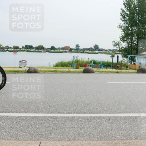 15.06.2025 - 27. Vierlanden-Triathlon H.Heesch http://msf.ph/oto/8020722 15.06.2025 10:26:47 Radfahren 12, 162, 194, 445, 526, 547 meine-sportfotos.de