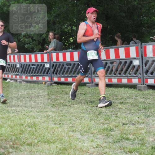 21.06.2025 - 27. Vierlanden-Triathlon KatJ http://msf.ph/oto/8020734 15.06.2025 13:20:22 Ziel 641, 678, 688, 694, 709, 741, 840 meine-sportfotos.de