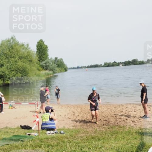 21.06.2025 - 27. Vierlanden-Triathlon MichiJ http://msf.ph/oto/8020737 15.06.2026 10:23:15 Schwimmen 531 meine-sportfotos.de