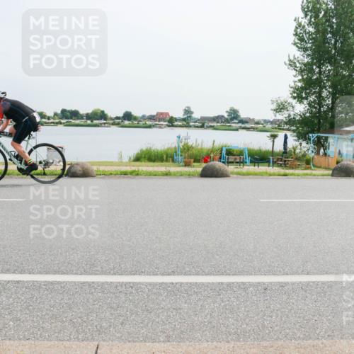 15.06.2025 - 27. Vierlanden-Triathlon H.Heesch http://msf.ph/oto/8020785 15.06.2025 10:26:59 Radfahren 35, 479, 537, 557, 562, 575, 588 meine-sportfotos.de
