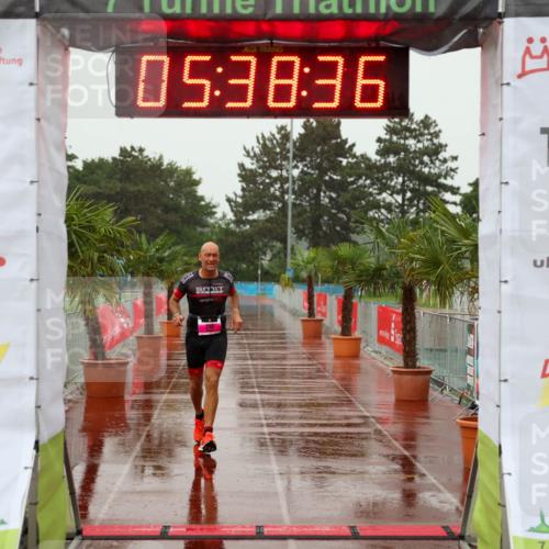 15.06.2025 - 7 Türme Triathlon Michael Strokosch http://msf.ph/oto/8020787 15.06.2025 15:38:36 Ziel 301 meine-sportfotos.de