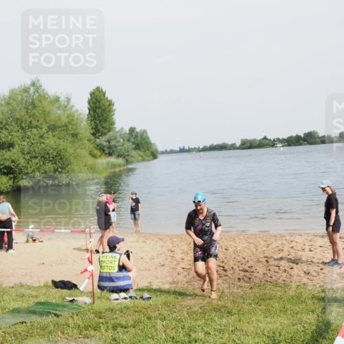 21.06.2025 - 27. Vierlanden-Triathlon MichiJ http://msf.ph/oto/8020789 15.06.2026 10:23:17 Schwimmen 531 meine-sportfotos.de