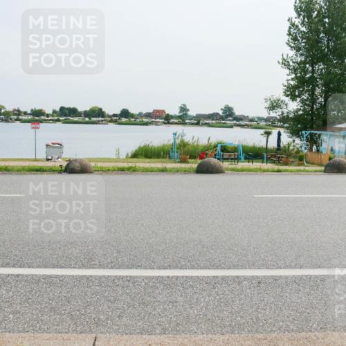 15.06.2025 - 27. Vierlanden-Triathlon H.Heesch http://msf.ph/oto/8020790 15.06.2025 10:27:03 Radfahren 35, 288, 479, 557, 588 meine-sportfotos.de