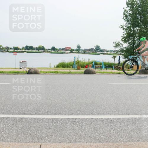 15.06.2025 - 27. Vierlanden-Triathlon H.Heesch http://msf.ph/oto/8020799 15.06.2025 10:27:05 Radfahren 35, 288, 557, 574, 588 meine-sportfotos.de