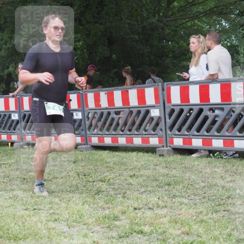 21.06.2025 - 27. Vierlanden-Triathlon KatJ http://msf.ph/oto/8020811 15.06.2025 13:20:22 Ziel 641, 678, 688, 694, 709, 741, 840 meine-sportfotos.de