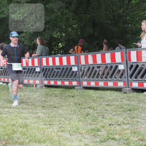 21.06.2025 - 27. Vierlanden-Triathlon KatJ http://msf.ph/oto/8020842 15.06.2025 13:20:23 Ziel 641, 678, 688, 694, 709, 741, 840 meine-sportfotos.de