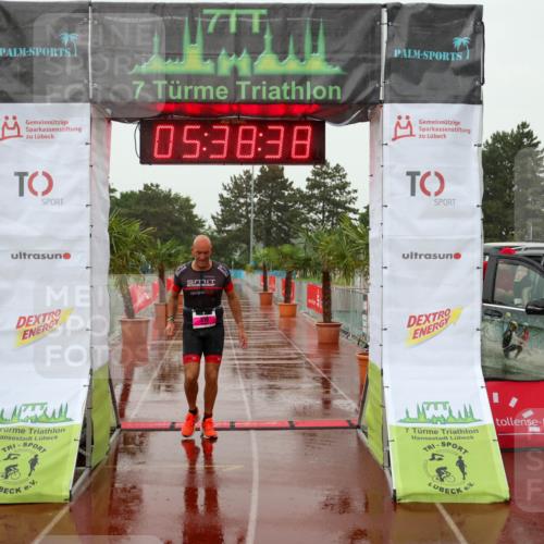 15.06.2025 - 7 Türme Triathlon Michael Strokosch http://msf.ph/oto/8020877 15.06.2025 15:38:38 Ziel 301 meine-sportfotos.de