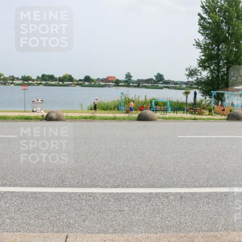 21.06.2025 - 27. Vierlanden-Triathlon H.Heesch http://msf.ph/oto/8020901 15.06.2025 12:04:27 Radfahren 725, 792, 901, 904, 954 meine-sportfotos.de