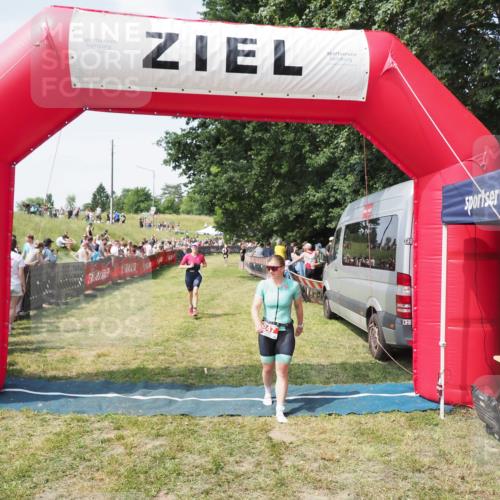 21.06.2025 - 27. Vierlanden-Triathlon MichiJ http://msf.ph/oto/8020904 15.06.2026 11:36:25 Ziel 247, 378, 472 meine-sportfotos.de