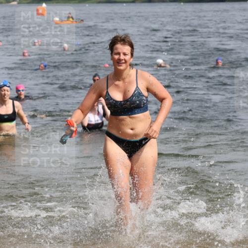 15.06.2025 - 27. Vierlanden-Triathlon Lena Gebhardt http://msf.ph/oto/8020975 15.06.2025 10:18:14 Schwimmen 515, 535, 550, 568, 586, 629 meine-sportfotos.de