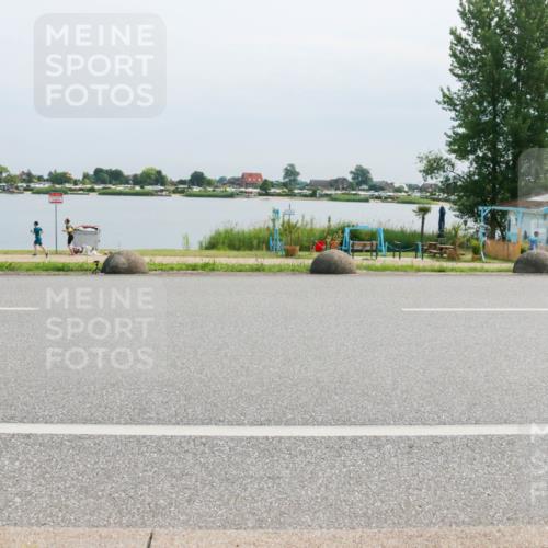 15.06.2025 - 27. Vierlanden-Triathlon H.Heesch http://msf.ph/oto/8020986 15.06.2025 11:16:29 Radfahren 45, 603, 717, 805 meine-sportfotos.de