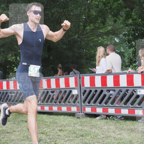 21.06.2025 - 27. Vierlanden-Triathlon KatJ http://msf.ph/oto/8021028 15.06.2025 13:20:26 Ziel 641, 678, 688, 694, 709 meine-sportfotos.de