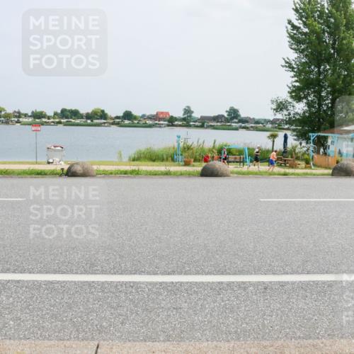 21.06.2025 - 27. Vierlanden-Triathlon H.Heesch http://msf.ph/oto/8021044 15.06.2025 12:04:30 Radfahren 725, 833, 904 meine-sportfotos.de