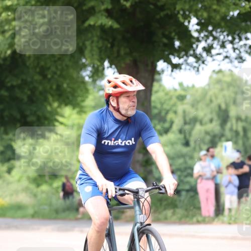 15.06.2025 - 7 Türme Triathlon Yannick Fuchs http://msf.ph/oto/8021055 15.06.2025 13:33:20 Radfahren 192, 378, 774, 775, 895, 956, 1136, 1144 meine-sportfotos.de