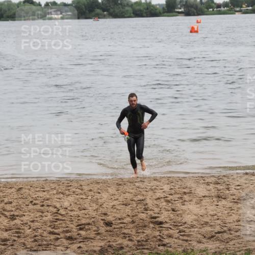 21.06.2025 - 27. Vierlanden-Triathlon MichiJ http://msf.ph/oto/8021077 15.06.2026 10:51:03 Schwimmen 775 meine-sportfotos.de