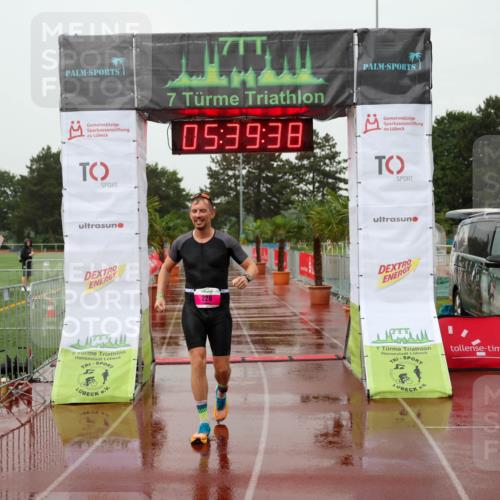 15.06.2025 - 7 Türme Triathlon Michael Strokosch http://msf.ph/oto/8021081 15.06.2025 15:39:38 Ziel 228 meine-sportfotos.de
